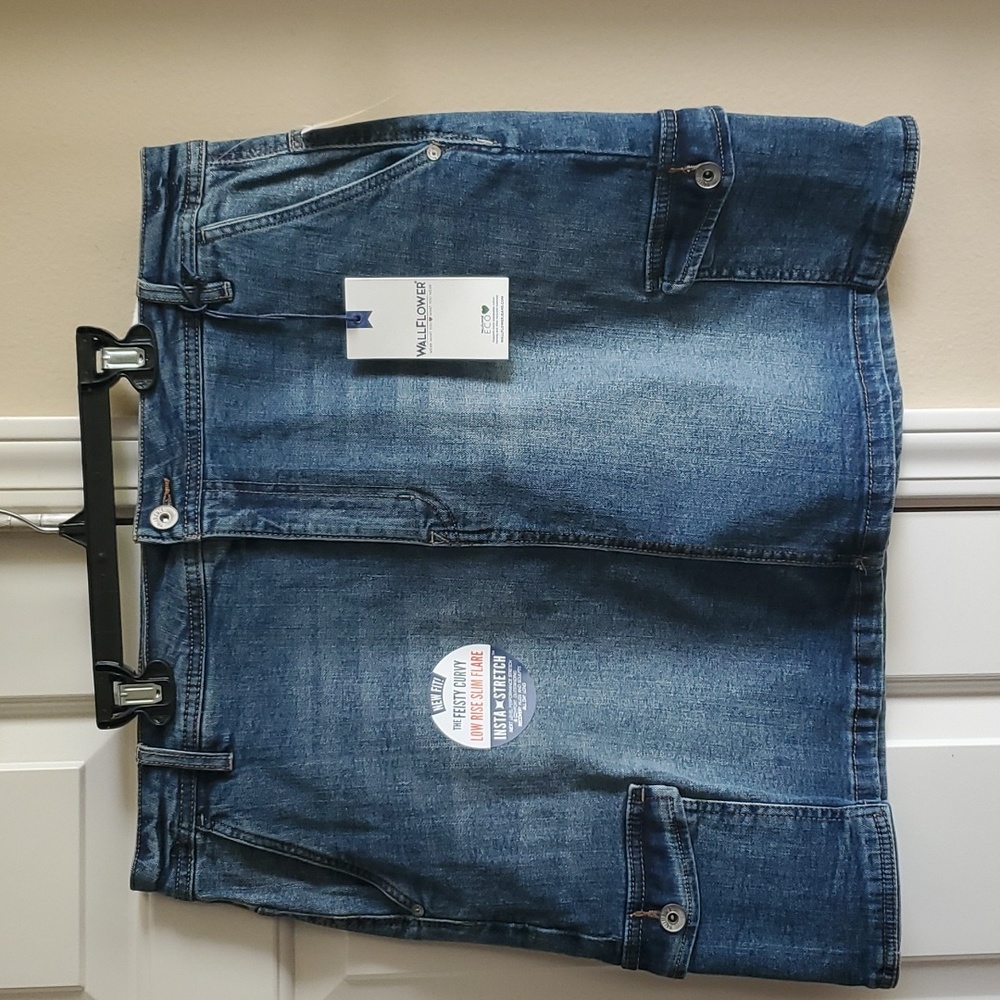 Womens Wallflower The Feisty Curvy Slim Flare Jean Skirt Size 18W 20W  NWT